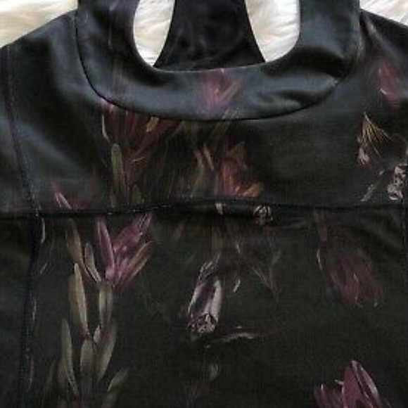 Lululemon Scoop Neck Tank - Picture 7 of 10